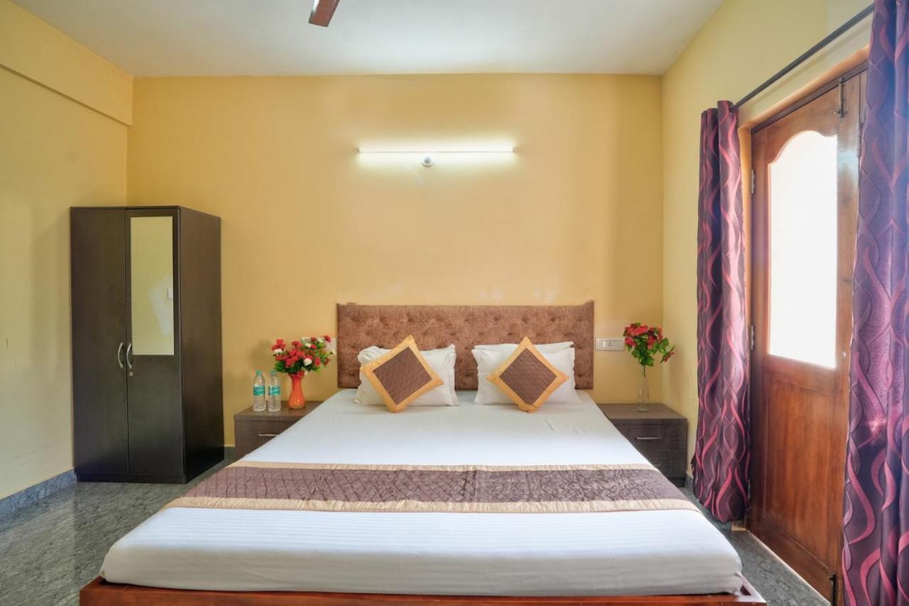 Golden Studio Apartment Goa Calangute Esterno foto