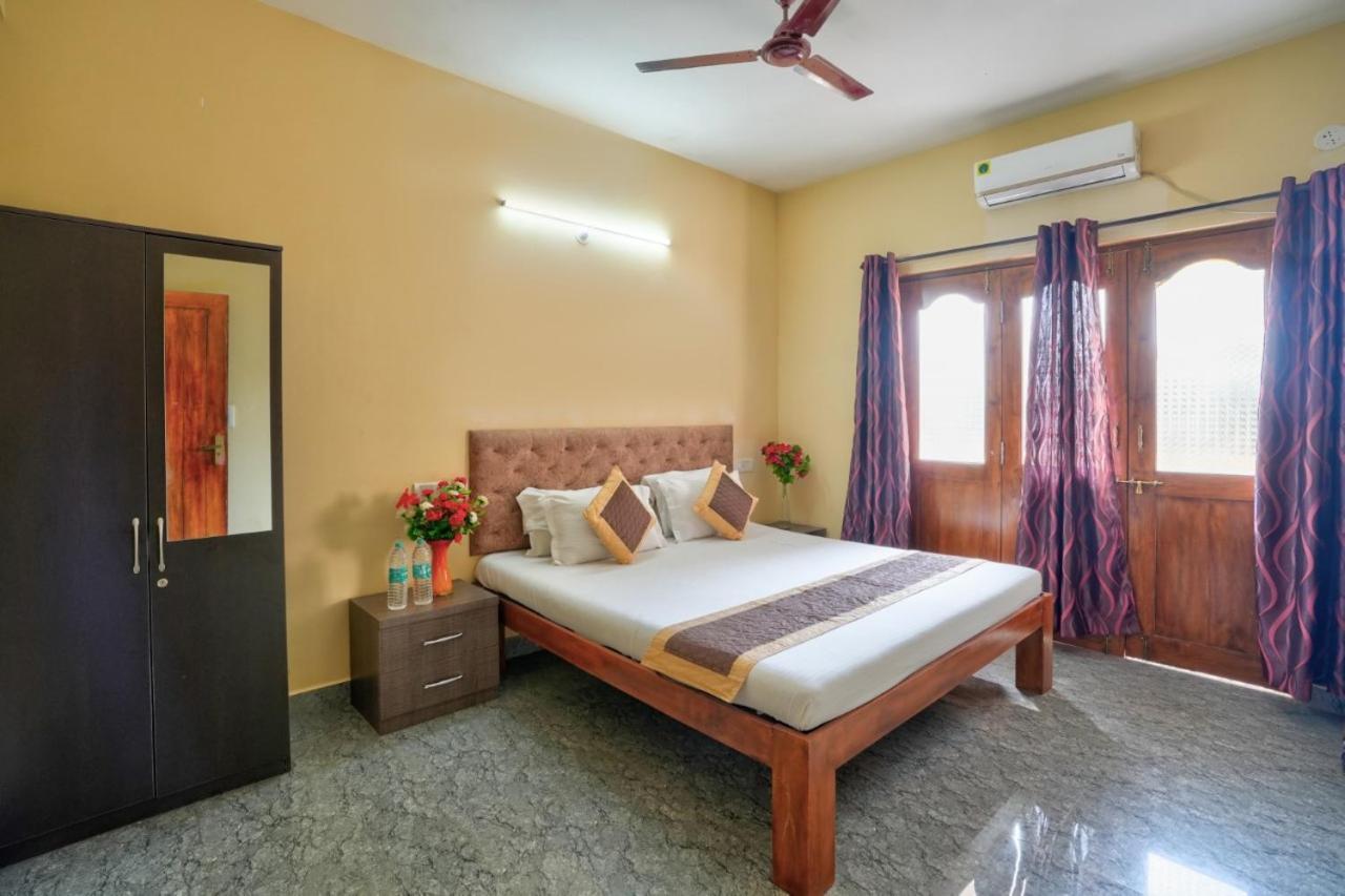 Golden Studio Apartment Goa Calangute Esterno foto